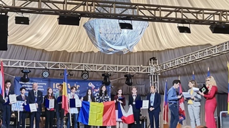 FABULOS: 10 medalii, palmaresul elevilor romani la Editia I a Olimpiadei Internationale de Astronomie si Stiintele Spatiului pentru Juniori (OIASSJ 2022)