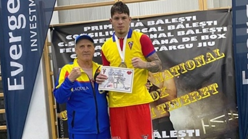  CADOU de sarbatori, cu munca si… PERFORMANTA, marca TITI TUDOR: Boxerul Iulian Dumitrescu, campion national de seniori la categoria „86 kg”!